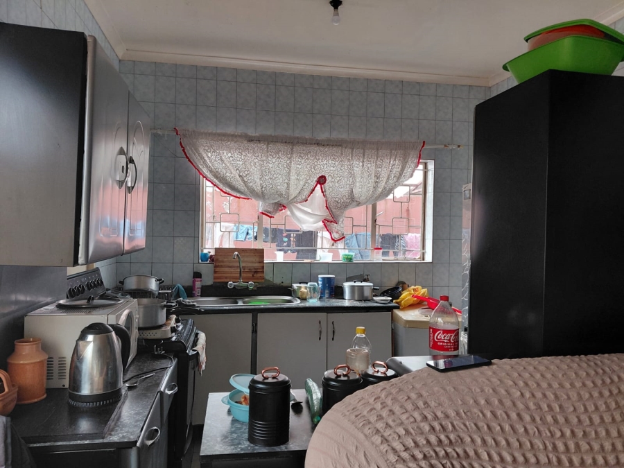 7 Bedroom Property for Sale in Actonville Gauteng