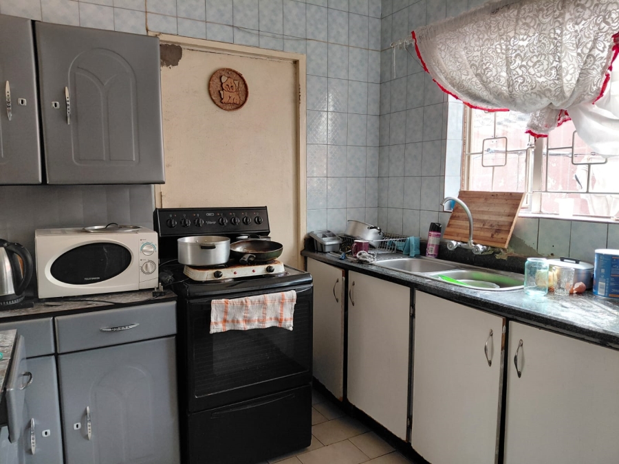 7 Bedroom Property for Sale in Actonville Gauteng