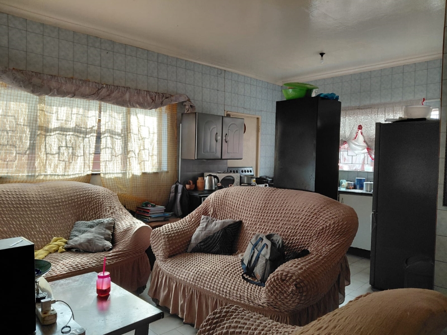 7 Bedroom Property for Sale in Actonville Gauteng