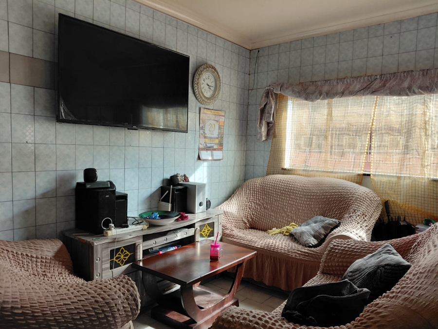 7 Bedroom Property for Sale in Actonville Gauteng