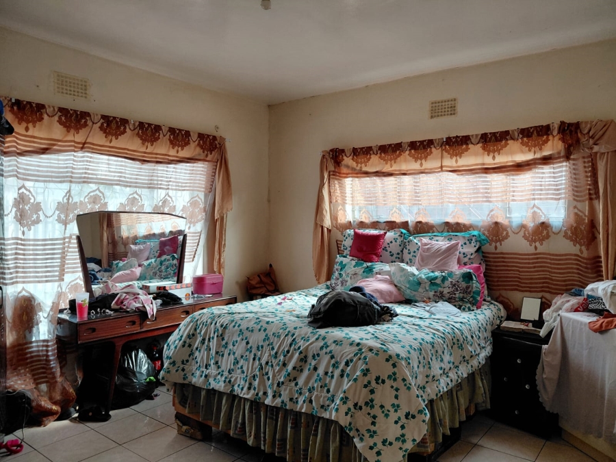 7 Bedroom Property for Sale in Actonville Gauteng