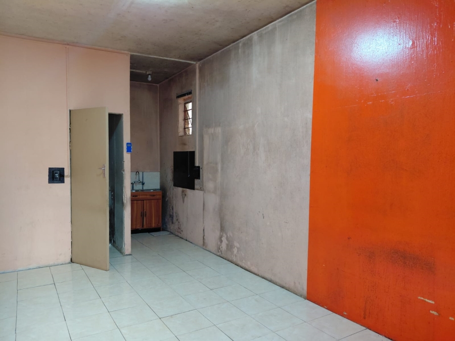 7 Bedroom Property for Sale in Actonville Gauteng