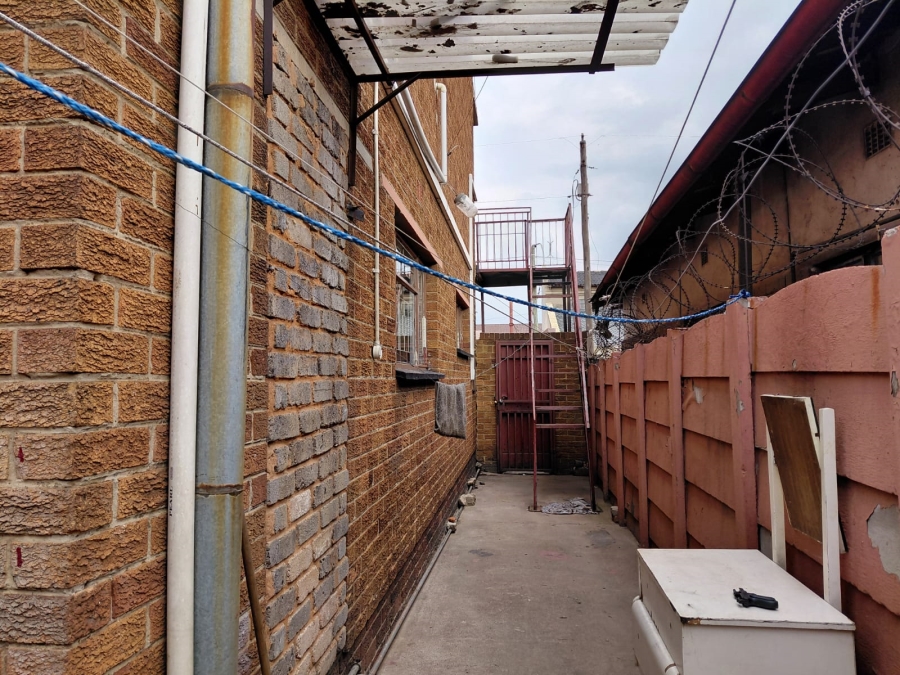 7 Bedroom Property for Sale in Actonville Gauteng