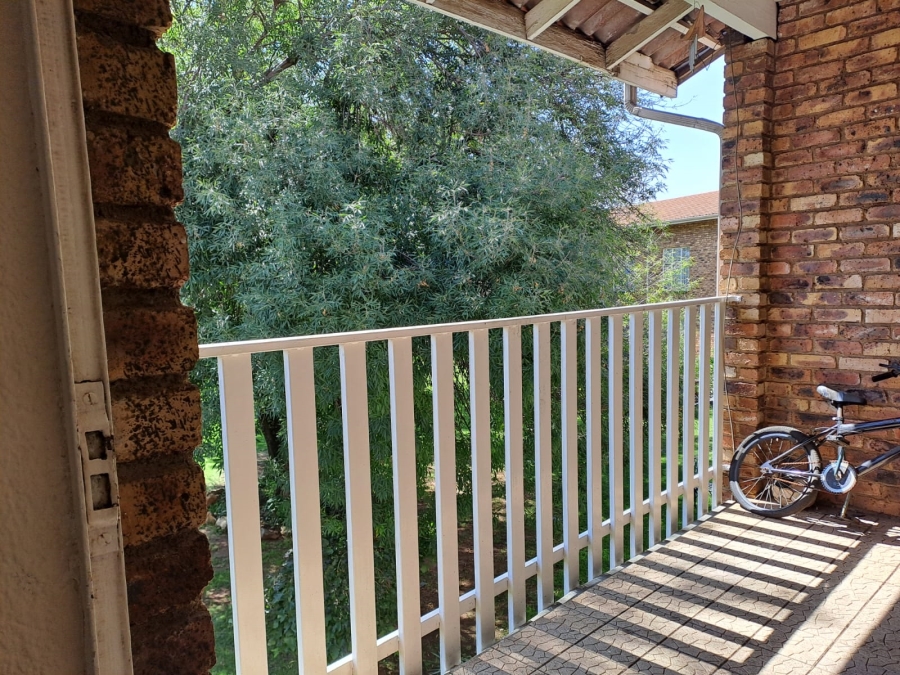 2 Bedroom Property for Sale in Edleen Gauteng