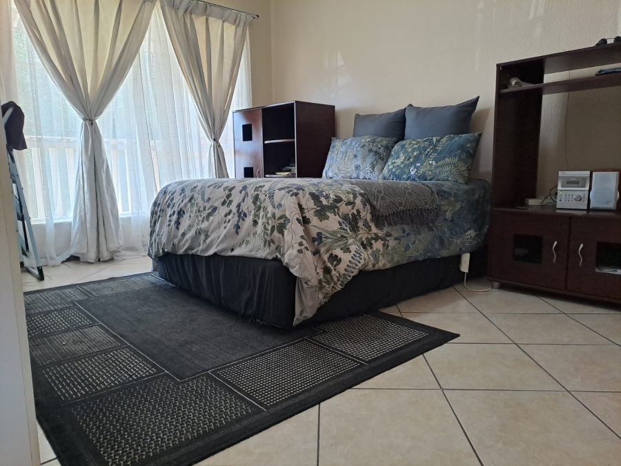 2 Bedroom Property for Sale in Edleen Gauteng