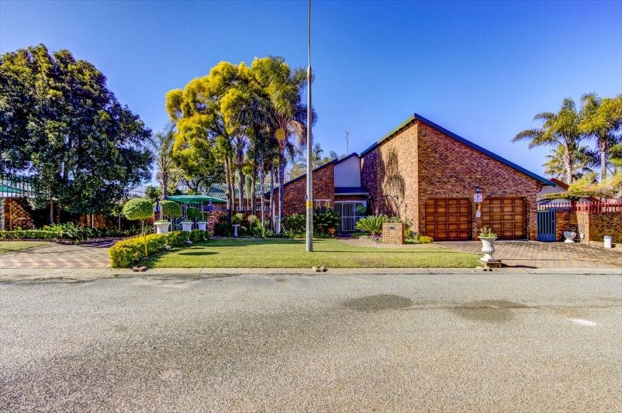 3 Bedroom Property for Sale in Van Riebeeck Park Gauteng