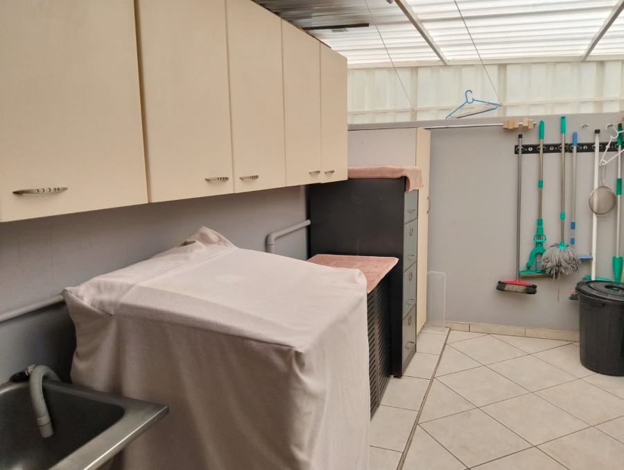 2 Bedroom Property for Sale in Terenure Gauteng