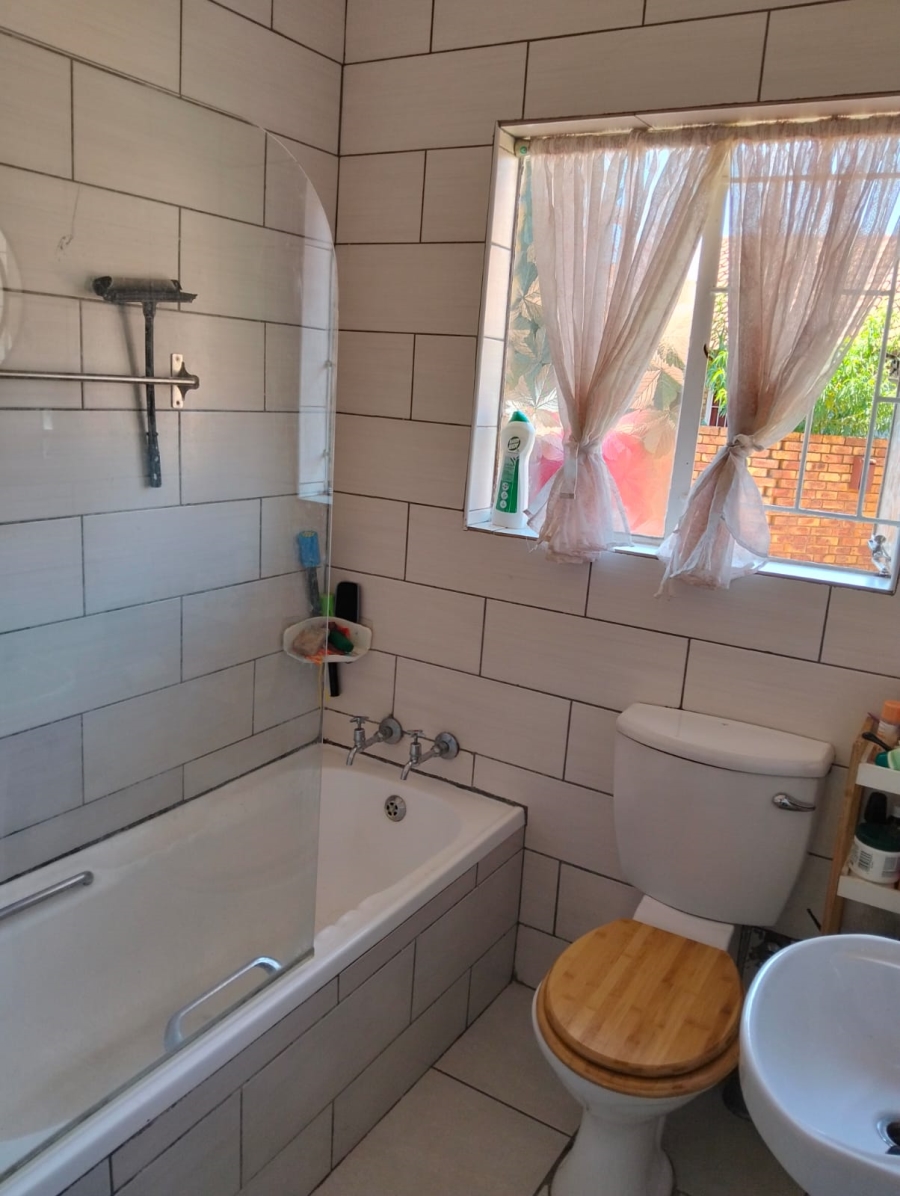3 Bedroom Property for Sale in Terenure Gauteng