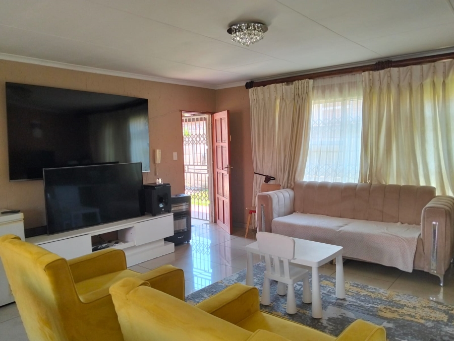 3 Bedroom Property for Sale in Birchleigh North Gauteng