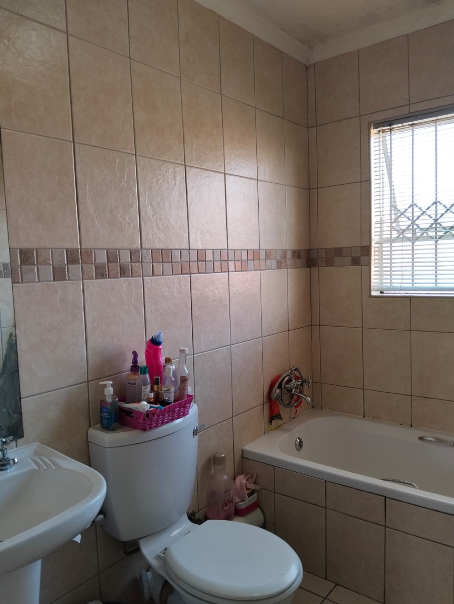 3 Bedroom Property for Sale in Birchleigh North Gauteng