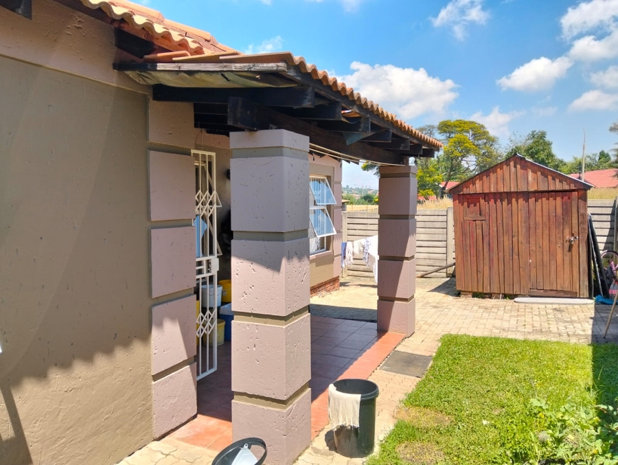 3 Bedroom Property for Sale in Birchleigh North Gauteng