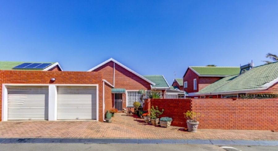 3 Bedroom Property for Sale in Glen Marais Gauteng