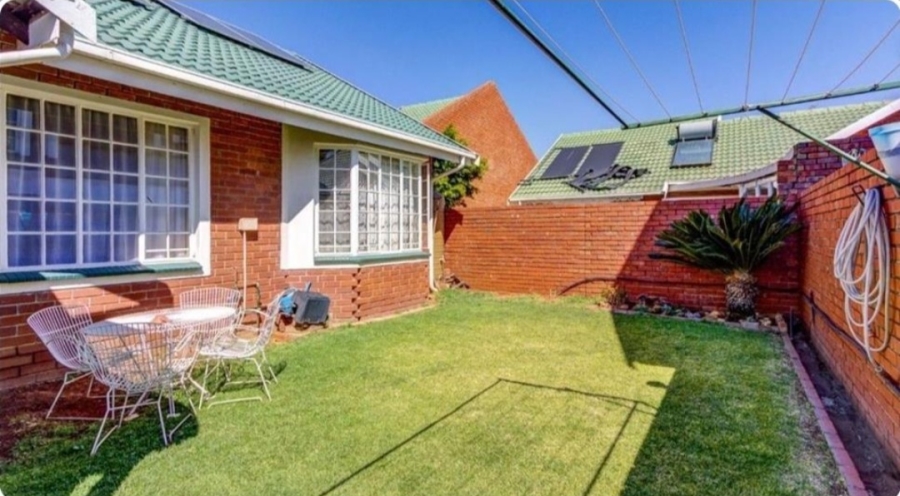 3 Bedroom Property for Sale in Glen Marais Gauteng