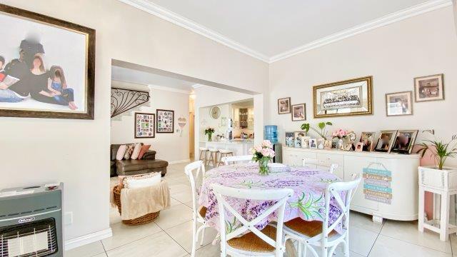 4 Bedroom Property for Sale in Greenstone Hill Gauteng