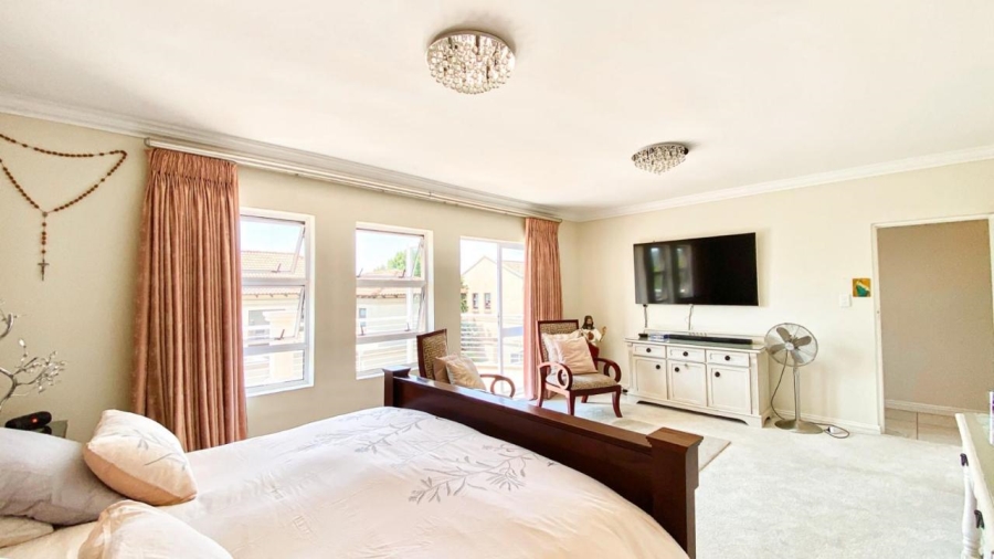 4 Bedroom Property for Sale in Greenstone Hill Gauteng