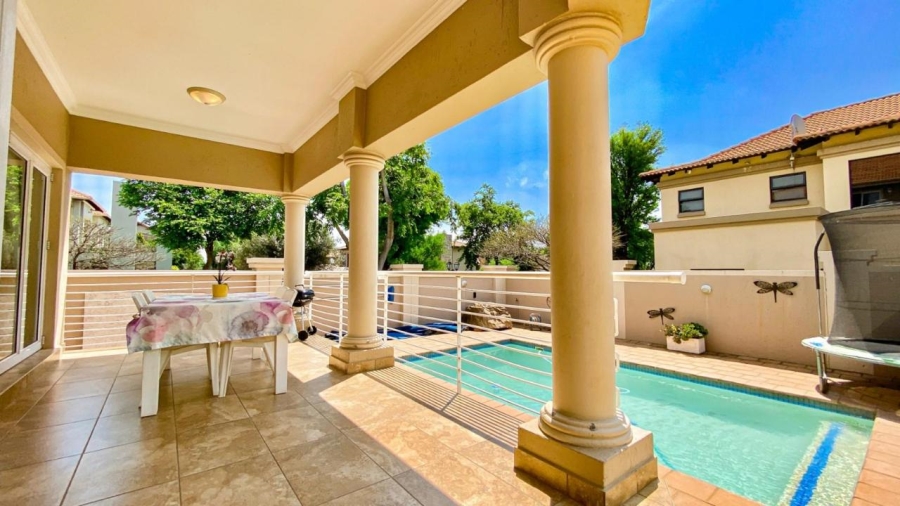 4 Bedroom Property for Sale in Greenstone Hill Gauteng