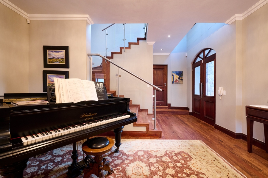 5 Bedroom Property for Sale in Waterfall Country Estate Gauteng