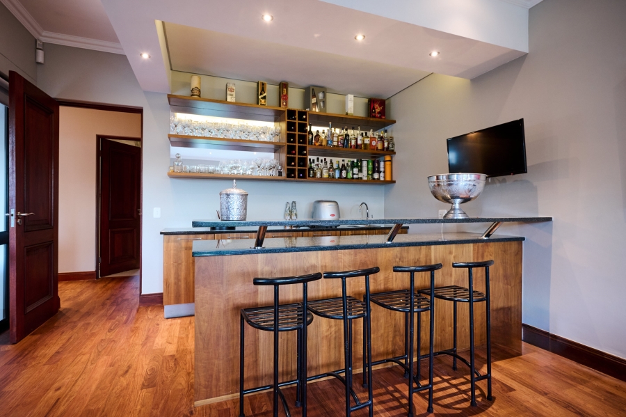 5 Bedroom Property for Sale in Waterfall Country Estate Gauteng