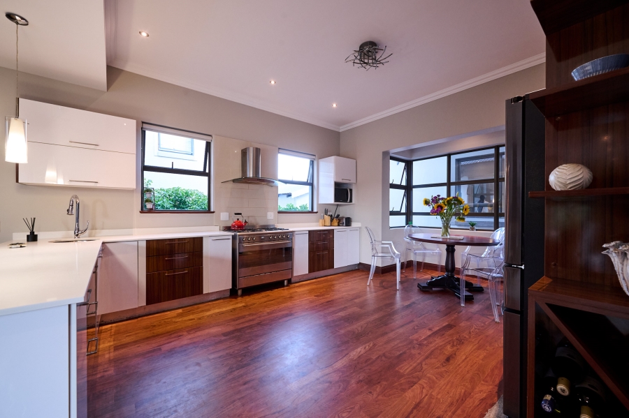 5 Bedroom Property for Sale in Waterfall Country Estate Gauteng