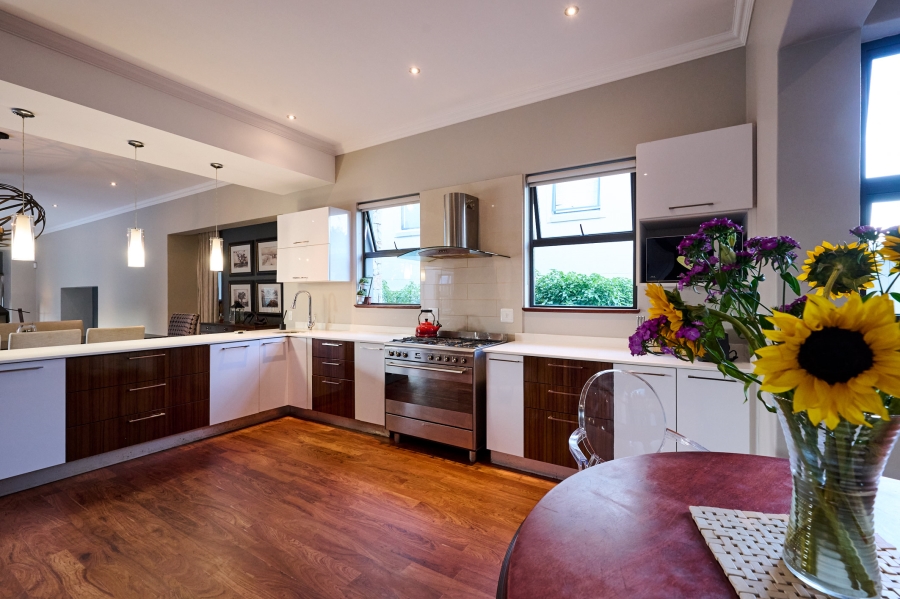 5 Bedroom Property for Sale in Waterfall Country Estate Gauteng