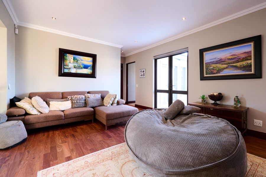 5 Bedroom Property for Sale in Waterfall Country Estate Gauteng