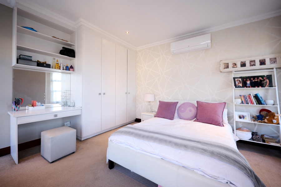 5 Bedroom Property for Sale in Waterfall Country Estate Gauteng