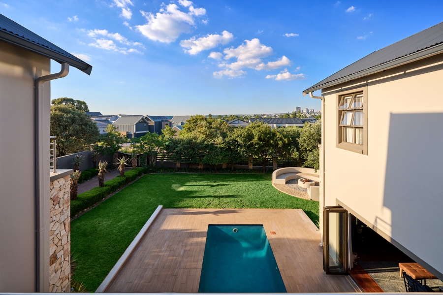 5 Bedroom Property for Sale in Waterfall Country Estate Gauteng