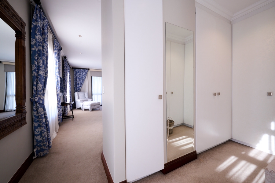 5 Bedroom Property for Sale in Waterfall Country Estate Gauteng