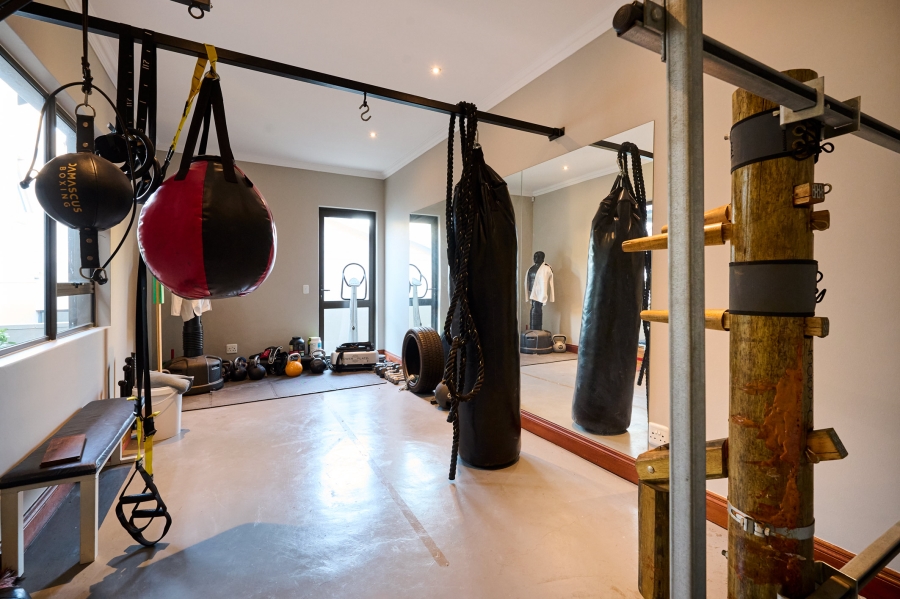 5 Bedroom Property for Sale in Waterfall Country Estate Gauteng