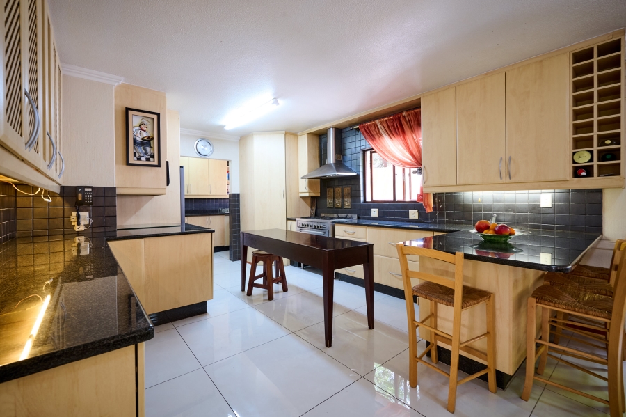 4 Bedroom Property for Sale in Erand Gardens Gauteng