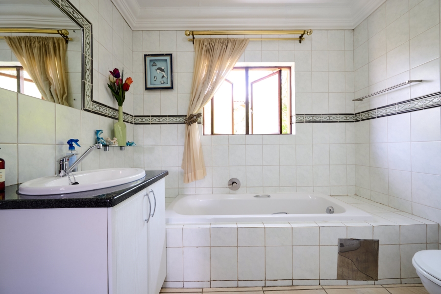 4 Bedroom Property for Sale in Erand Gardens Gauteng