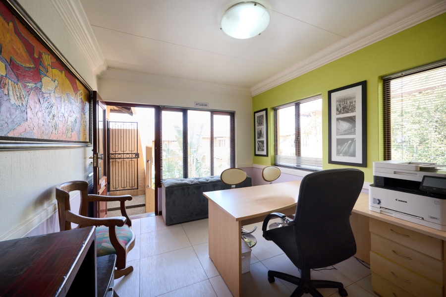 4 Bedroom Property for Sale in Erand Gardens Gauteng