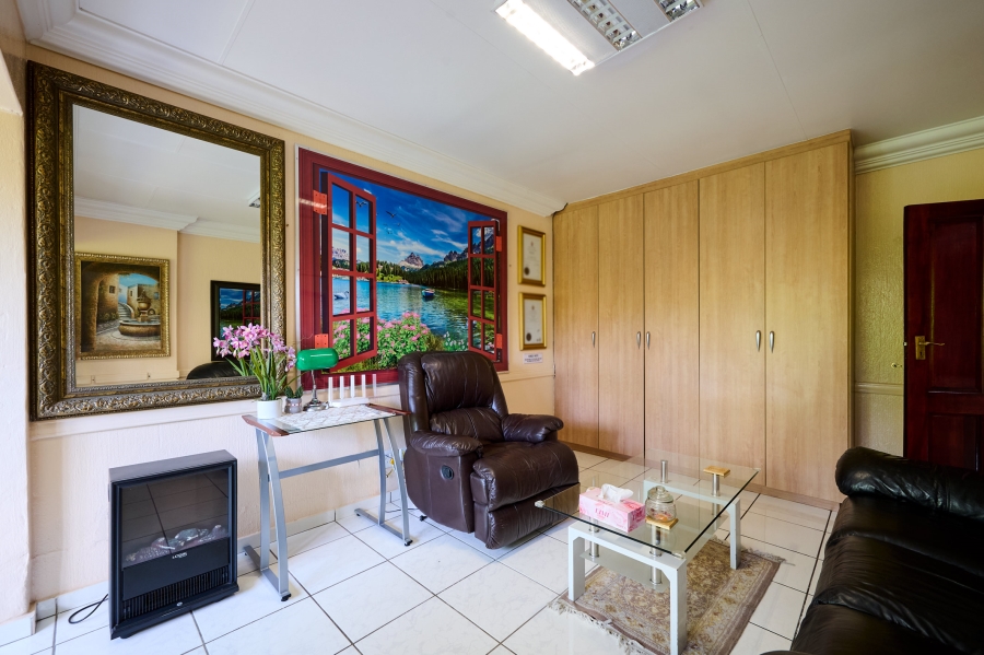 4 Bedroom Property for Sale in Erand Gardens Gauteng