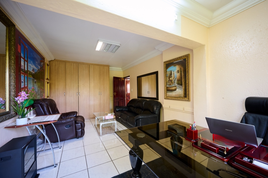 4 Bedroom Property for Sale in Erand Gardens Gauteng