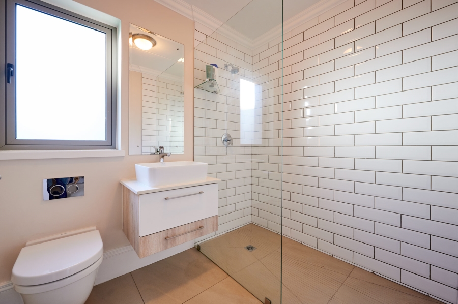 4 Bedroom Property for Sale in Waterfall Country Estate Gauteng