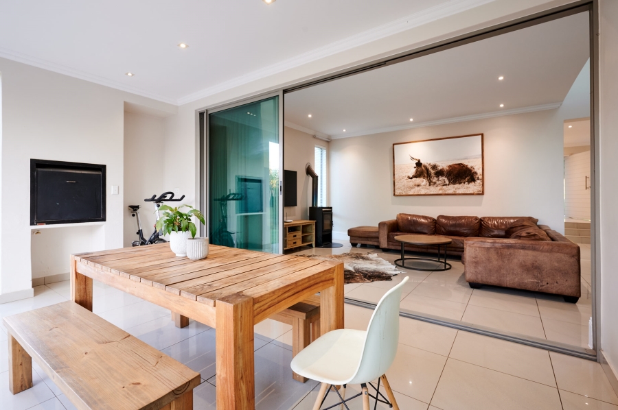 4 Bedroom Property for Sale in Waterfall Country Estate Gauteng