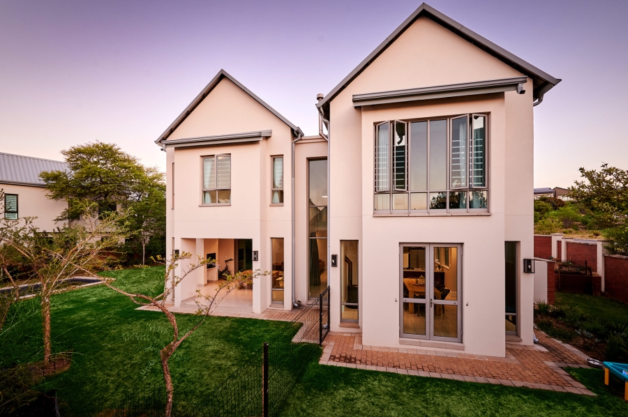 4 Bedroom Property for Sale in Waterfall Country Estate Gauteng