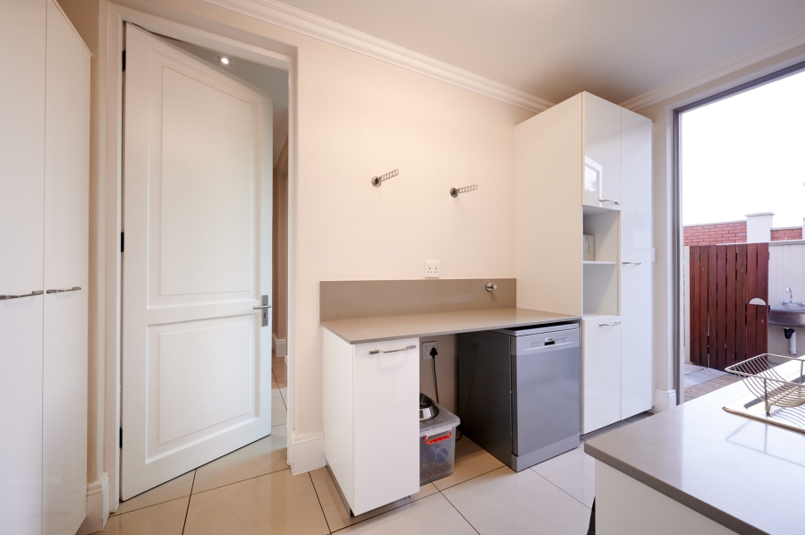 4 Bedroom Property for Sale in Waterfall Country Estate Gauteng