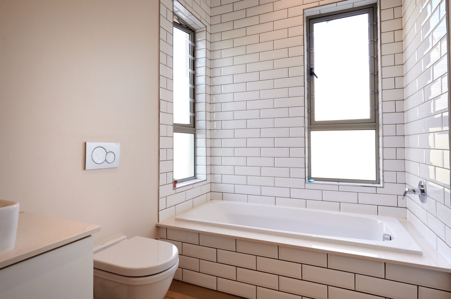 4 Bedroom Property for Sale in Waterfall Country Estate Gauteng