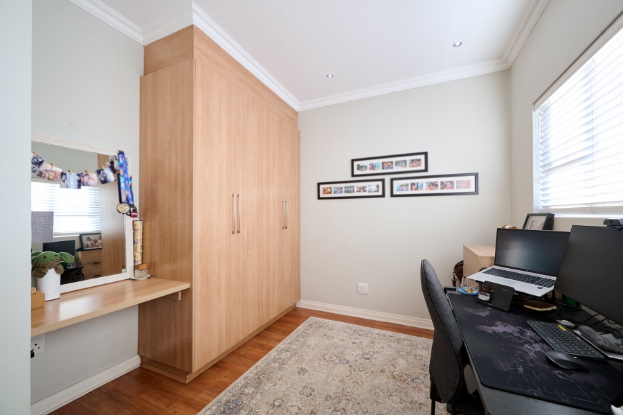 3 Bedroom Property for Sale in Waterfall Country Village Gauteng