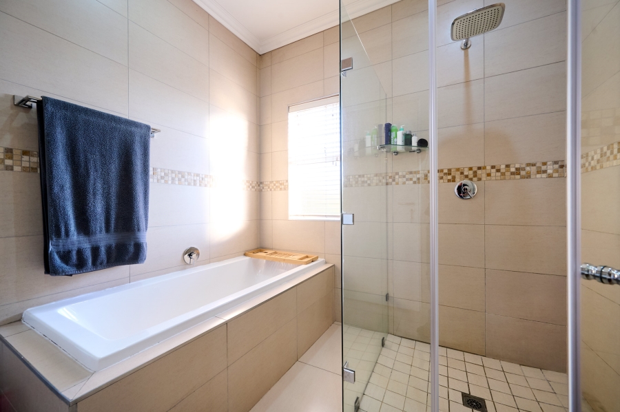 3 Bedroom Property for Sale in Waterfall Country Village Gauteng