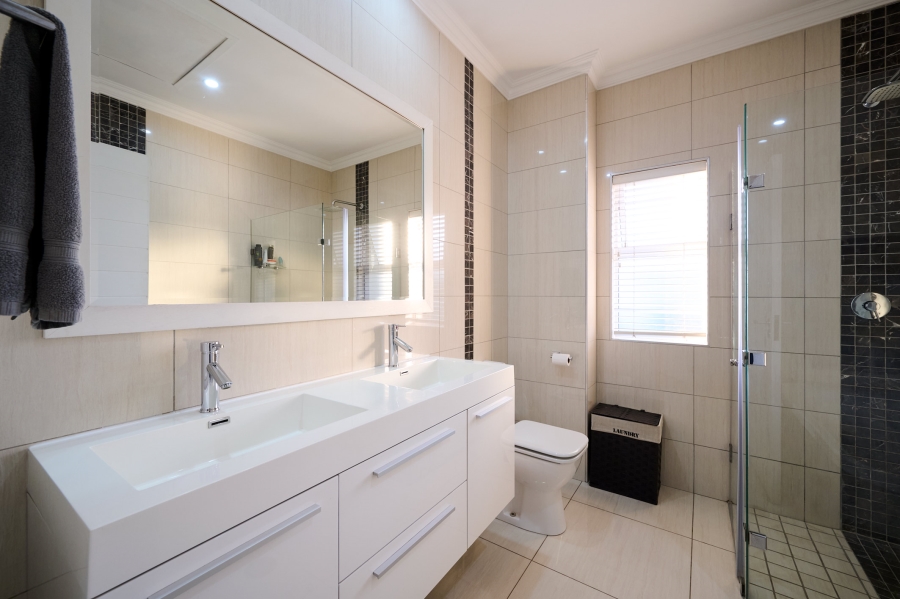 3 Bedroom Property for Sale in Waterfall Country Village Gauteng