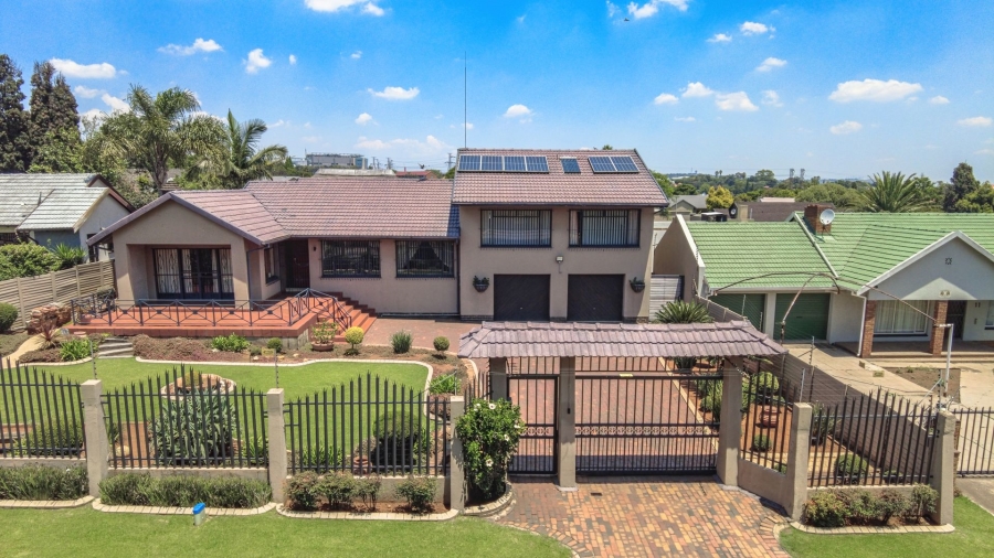 4 Bedroom Property for Sale in Croydon Gauteng