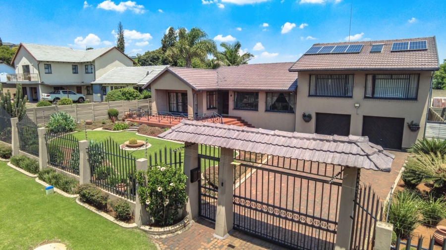 4 Bedroom Property for Sale in Croydon Gauteng