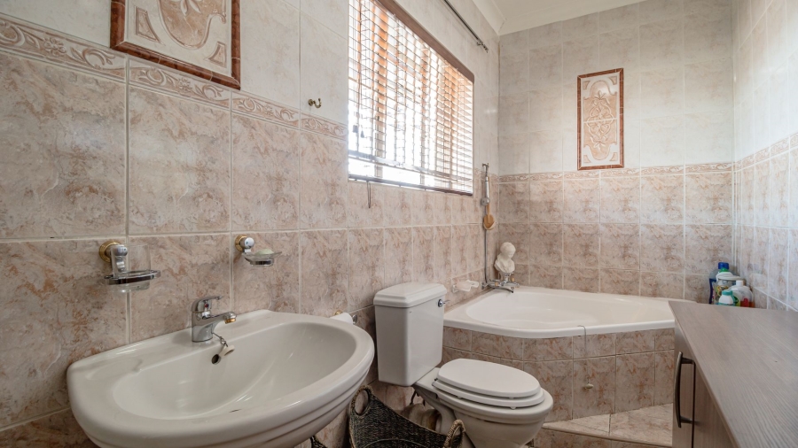 4 Bedroom Property for Sale in Croydon Gauteng