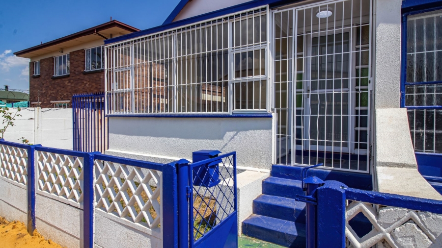 To Let 3 Bedroom Property for Rent in La Rochelle Gauteng