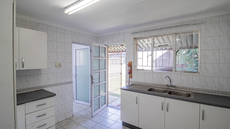 To Let 3 Bedroom Property for Rent in La Rochelle Gauteng
