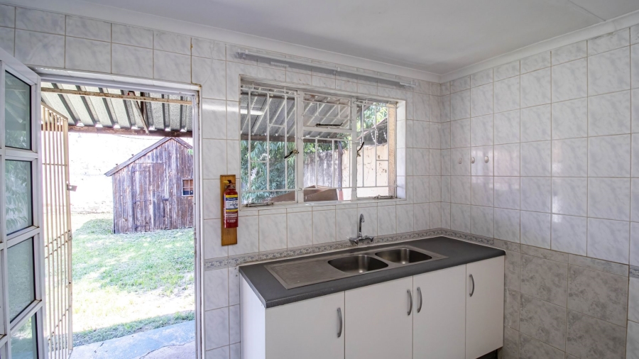 To Let 3 Bedroom Property for Rent in La Rochelle Gauteng