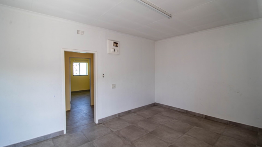 To Let 3 Bedroom Property for Rent in La Rochelle Gauteng