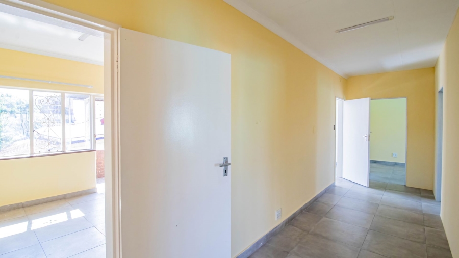 To Let 3 Bedroom Property for Rent in La Rochelle Gauteng